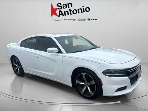 White Knuckle Clearcoat 2017 Dodge Charger SE