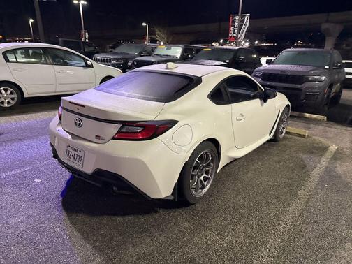 2024 Toyota GR86 Base