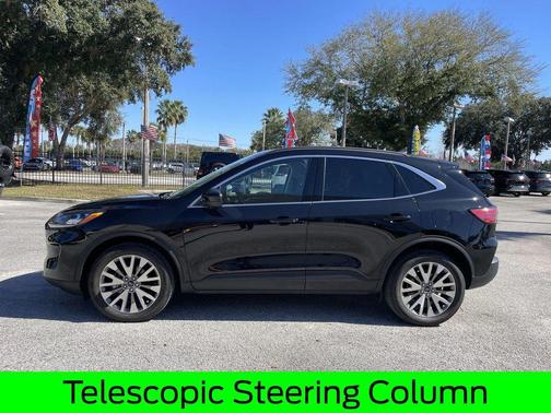 2022 Ford Escape Titanium