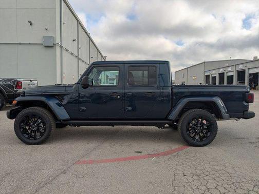 2025 Jeep Gladiator Nighthawk