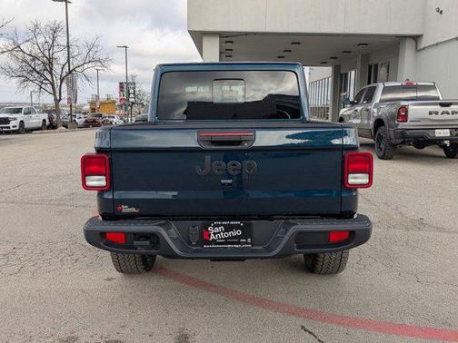 2025 Jeep Gladiator Nighthawk
