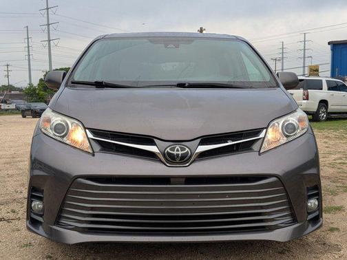 2020 Toyota Sienna XLE Premium
