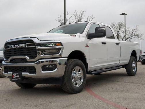 2025 RAM 2500 Tradesman Crew Cab 4x4 8' Box