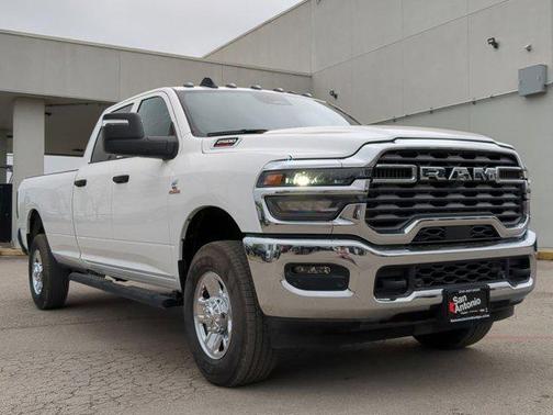 2025 RAM 2500 Tradesman Crew Cab 4x4 8' Box