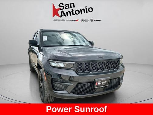 Diamond Black Crystal Pearlcoat 2025 Jeep Grand Cherokee Altitude