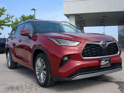 2023 Toyota Highlander L
