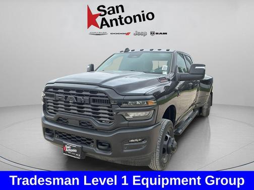 Diamond Black Crystal Pearlcoat 2026 RAM 3500 Tradesman Crew Cab 4x4 8' Box