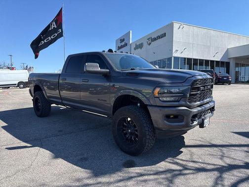 2021 RAM 3500 Limited Crew Cab 4x4 8' Box