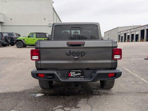 2025 Jeep Gladiator Nighthawk