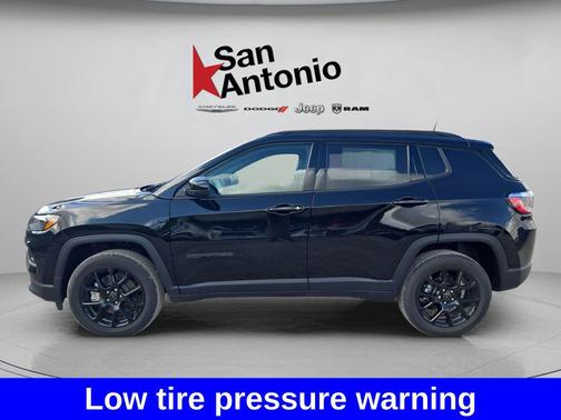 Diamond Black Crystal Pearlcoat 2026 Jeep Compass Latitude