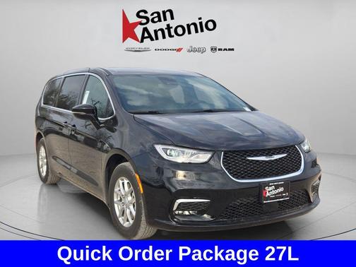 Diamond Black Crystal Pearlcoat 2026 Chrysler Pacifica L