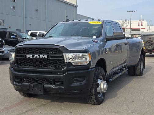 2021 RAM 3500 Tradesman Crew Cab 4x4 8' Box