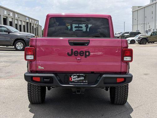 2024 Jeep Gladiator Nighthawk