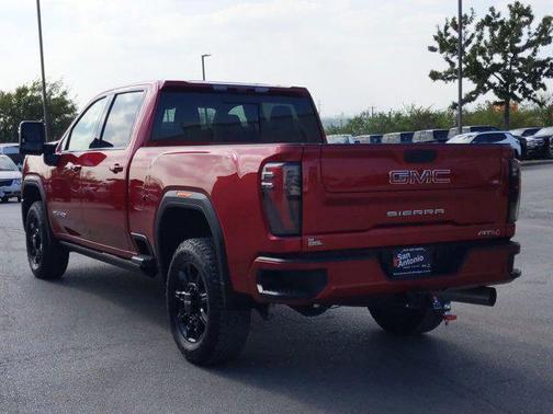 2024 GMC Sierra 2500 AT4