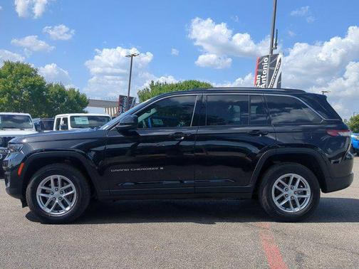 2024 Jeep Grand Cherokee Laredo