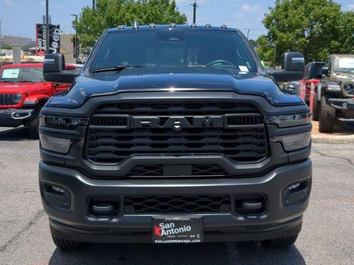 2025 RAM 2500 Tradesman Crew Cab 4x4 6'4' Box