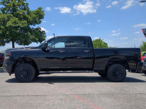 2025 RAM 2500 Tradesman Crew Cab 4x4 6'4' Box