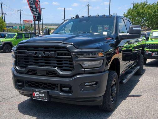 2025 RAM 2500 Tradesman Crew Cab 4x4 6'4' Box