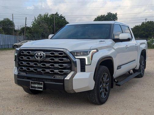 2025 Toyota Tundra Hybrid Platinum