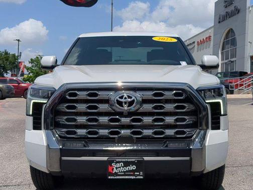 2025 Toyota Tundra Hybrid Platinum