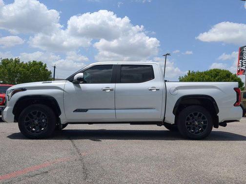 2025 Toyota Tundra Hybrid Platinum