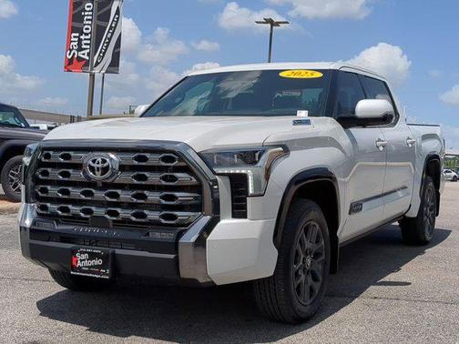 2025 Toyota Tundra Hybrid Platinum