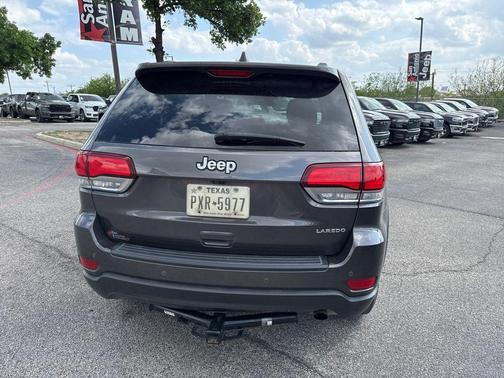 2021 Jeep Grand Cherokee Laredo