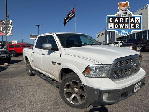 Bright White Clearcoat 2016 RAM 1500 Laramie