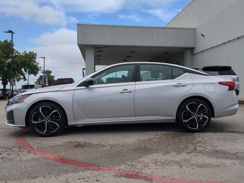 2024 Nissan Altima SR FWD