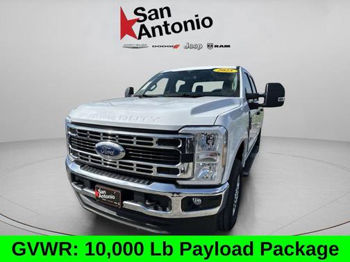 Oxford White 2025 Ford F-250 XLT