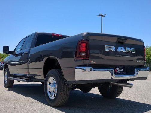 2025 RAM 2500 Tradesman Crew Cab 4x4 8' Box