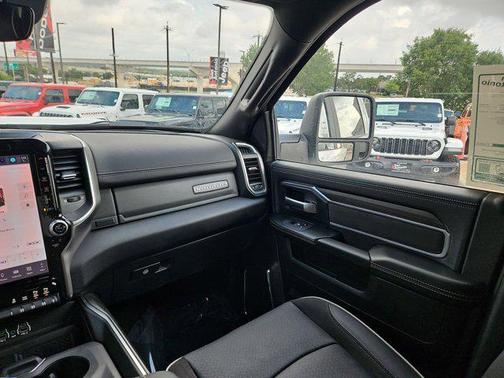 2025 RAM 2500 Laramie Crew Cab 4x4 6'4' Box