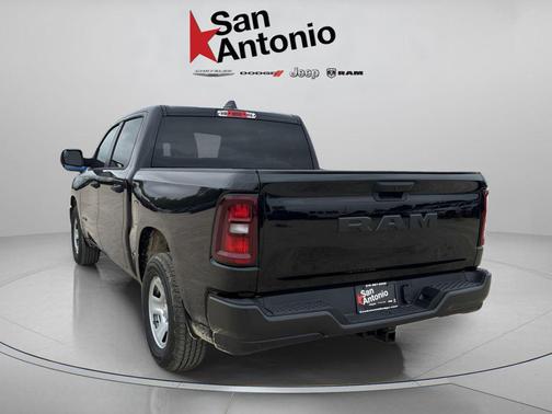 Diamond Black Crystal Pearlcoat 2026 RAM 1500 Tradesman