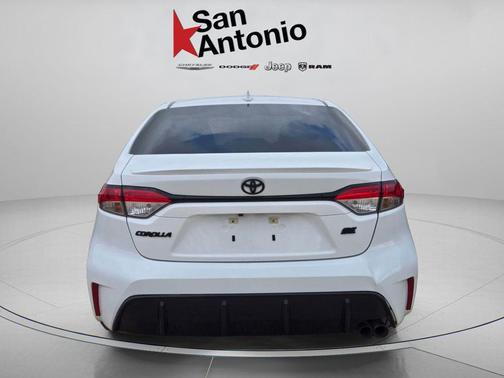 White 2024 Toyota Corolla SE