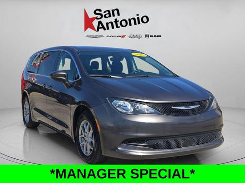 2023 Chrysler Voyager LX