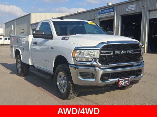 2022 RAM 2500 Tradesman Regular Cab 4x4 8' Box