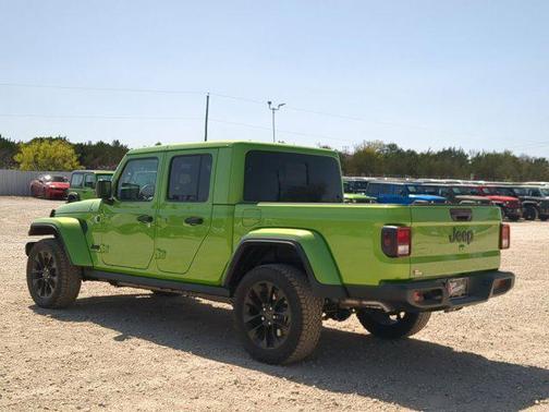 2025 Jeep Gladiator Nighthawk