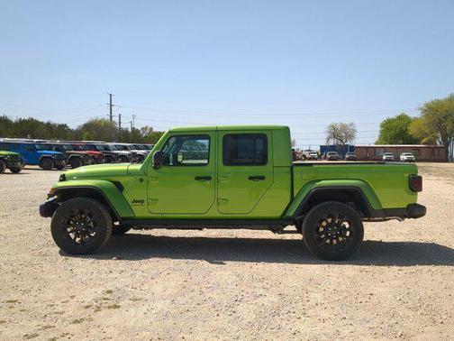 2025 Jeep Gladiator Nighthawk