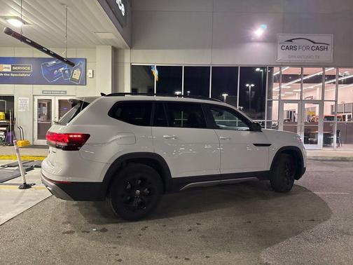 2024 Volkswagen Atlas 2.0T SE w/Technology 4MOTION