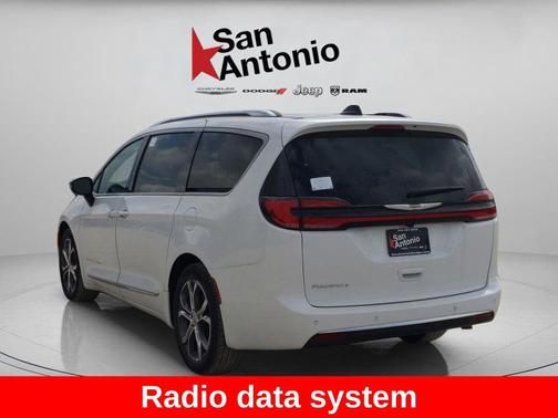 2026 Chrysler Pacifica L