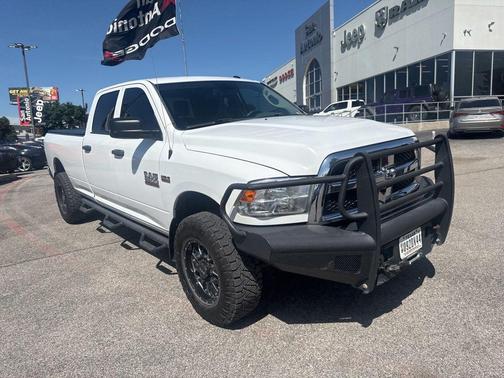 Bright White Clearcoat 2017 RAM 2500 Tradesman Crew Cab 4x4 8' Box