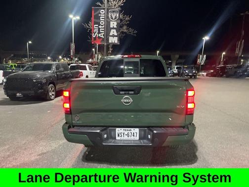 2022 Nissan Frontier SV