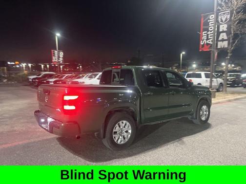 2022 Nissan Frontier SV