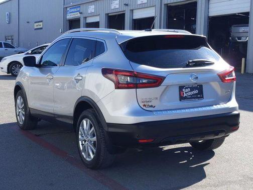 2022 Nissan Rogue Sport SV