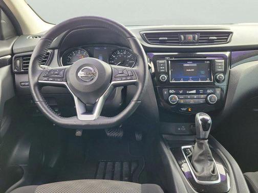 2022 Nissan Rogue Sport SV