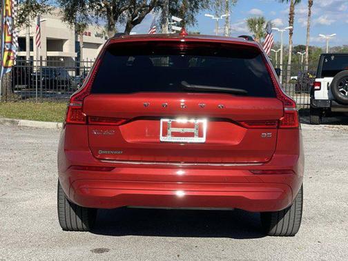 2022 Volvo XC60 B5 Momentum