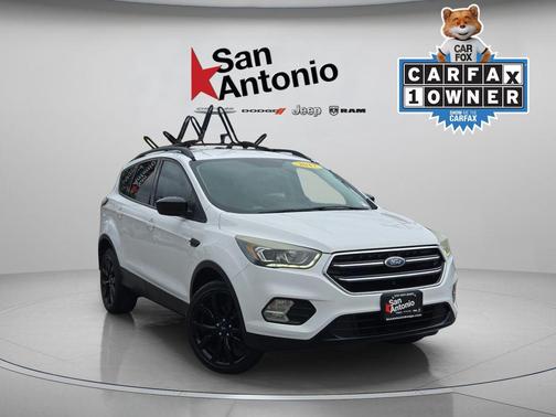 Oxford White 2017 Ford Escape SE