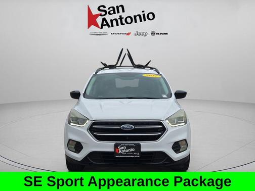 Oxford White 2017 Ford Escape SE