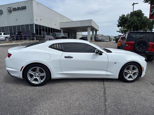 Summit White 2021 Chevrolet Camaro 1LT