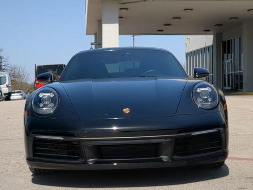 2020 Porsche 911 Carrera